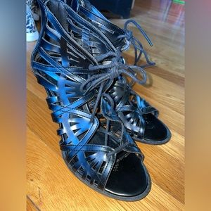 Report Lace up Black Heels